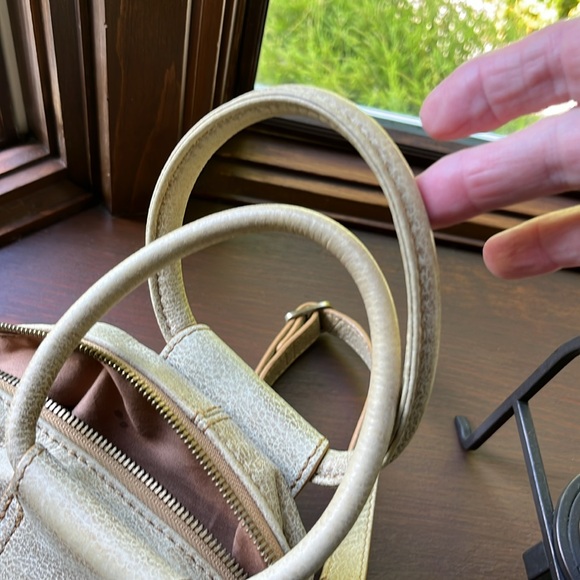 Handbag - Picture 9 of 10